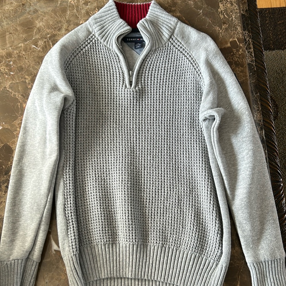 Tommy Hilfiger sweater, boys large 16/18